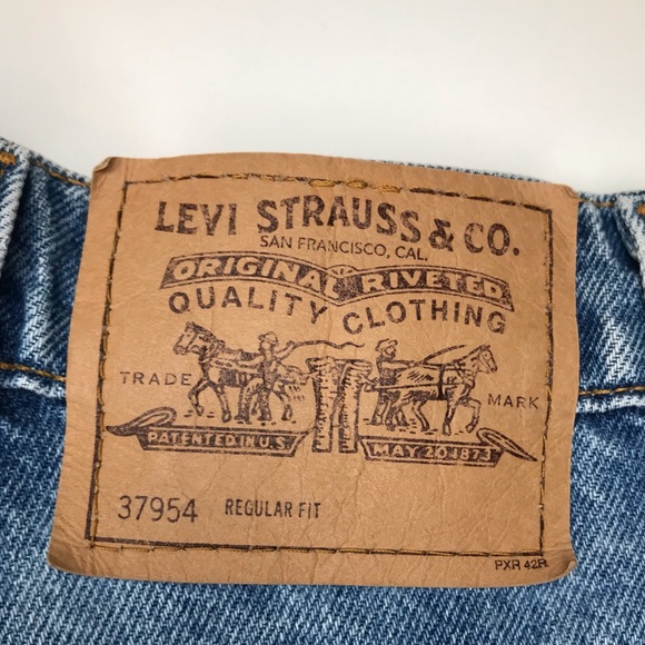 Levi’s 954 High-Rise Roll-Up Vintage Jean Shorts - 2/4 - Picture 14 of 17